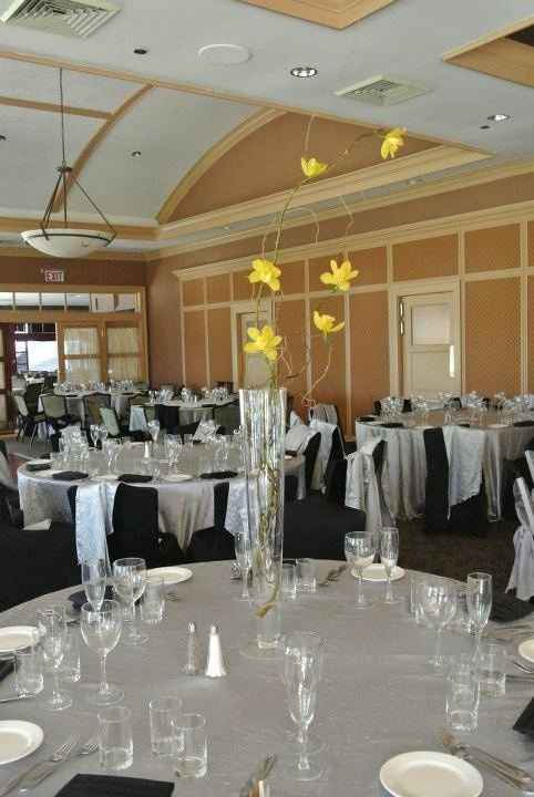 *********need SERIOUS help :( I want to fire my florist!!