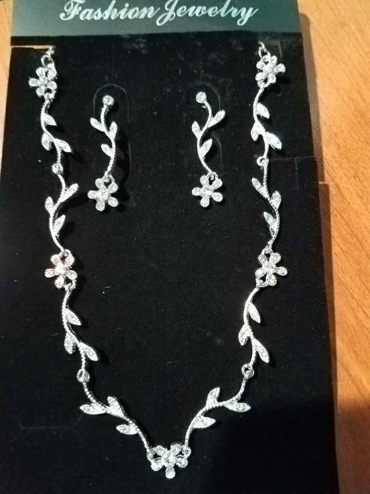 Jewelry...what's everyone wearing?