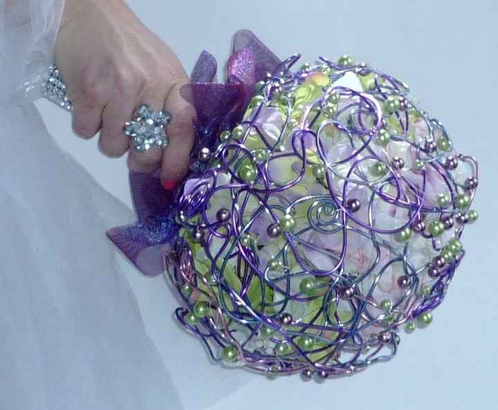 My bouquet lady is MIA...