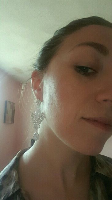 So bummed! Jewelry doesn't match :-(