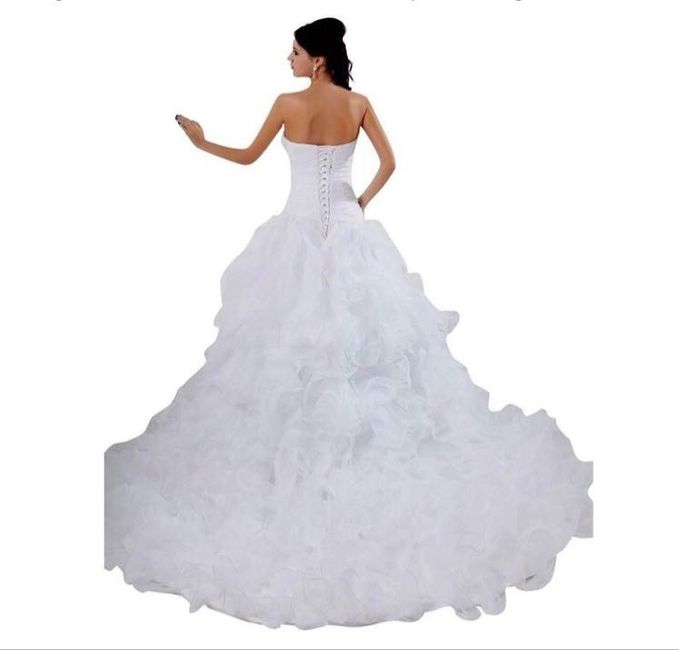What kind of jewelry with this dress