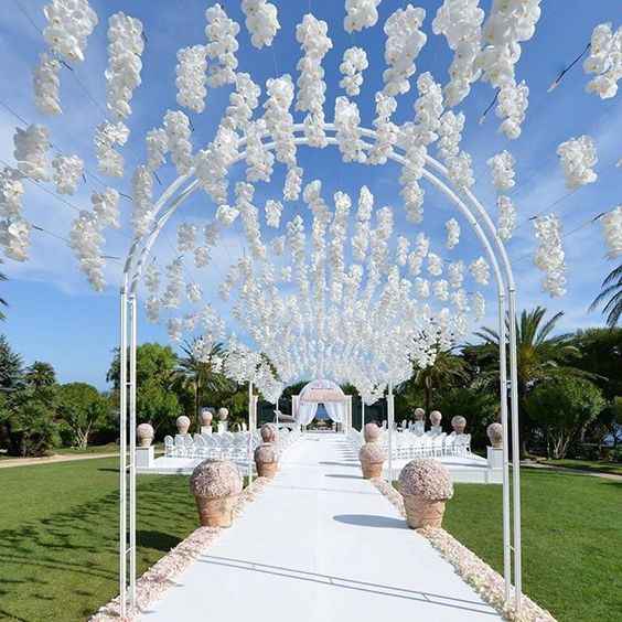 Ceremony Aisle Florals-Hanging