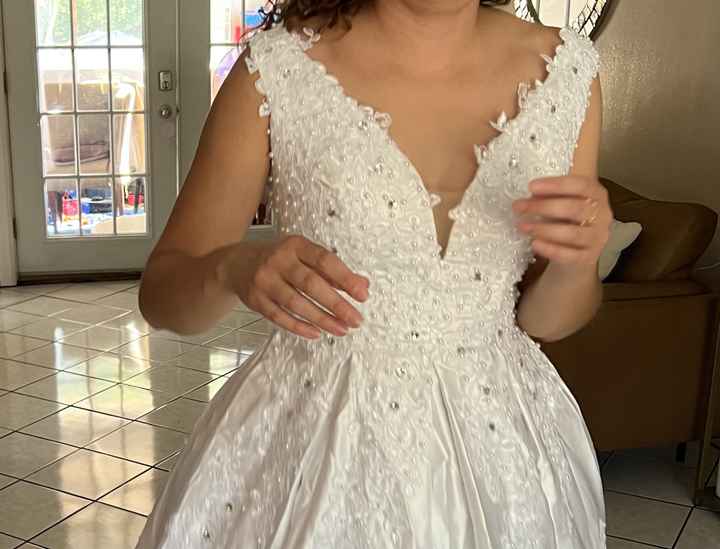 The dress is chosen, what jewelry would you pair with it? - 1