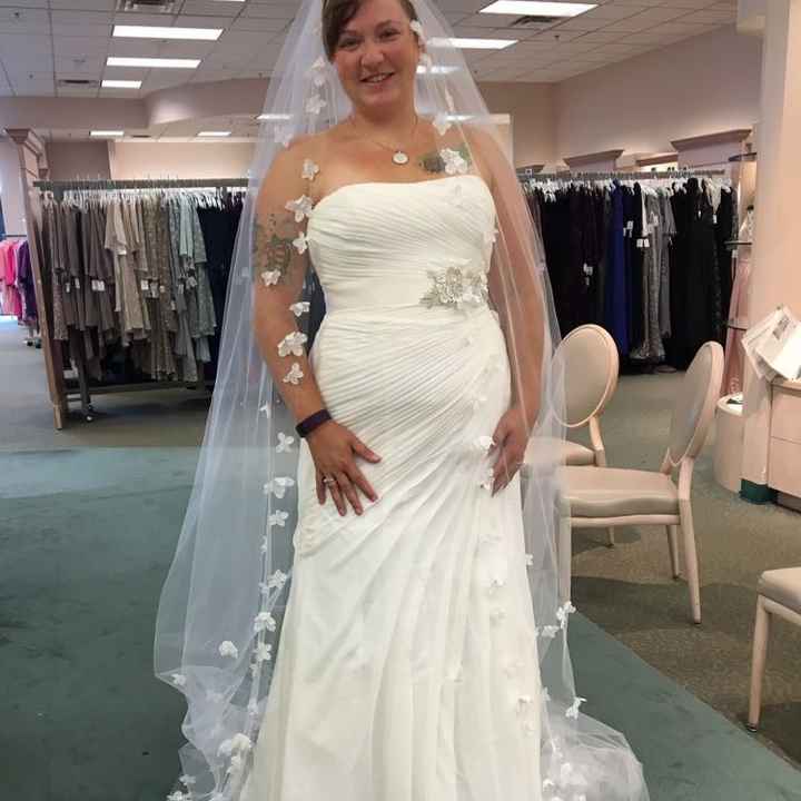 Ok ladies... Drop a pic of your BEAUTIFUL DRESSES