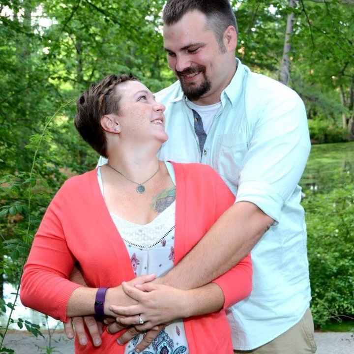 Engagement photo outfits