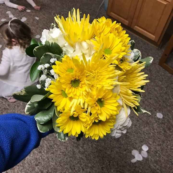 Show us your bouquets/centerpieces! (pics)