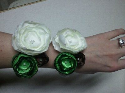 Can I see your bouquets and boutonnieres?