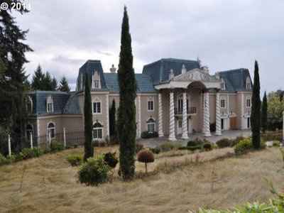 How sad! 14,000 sq ft mansion ruined (used to be a wedding venue) *PICS