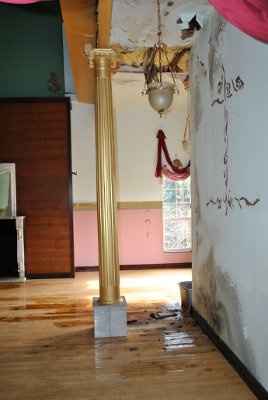 How sad! 14,000 sq ft mansion ruined (used to be a wedding venue) *PICS
