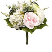 Mixing silk and real flowers?