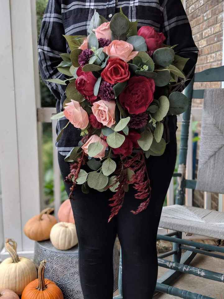 Which Winter Wedding Bouquet? - 1