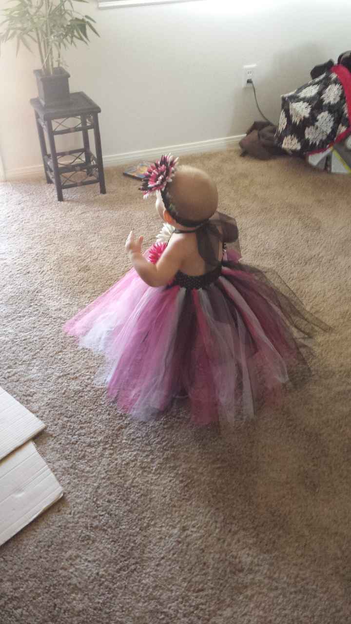 My kids outfits and diy cardbox done! pics included