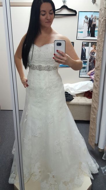 I looove dress threads! Are you rocking white?