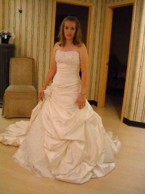 It's time for some dress porn....