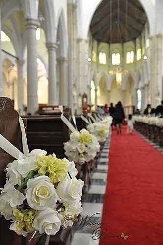 advice on isle, pew bows, runner?  HELP.. shopping today for more decore :)