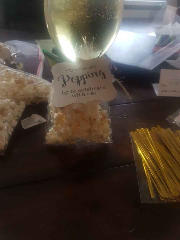 Friend's bridal shower prizes/favors
