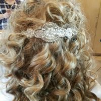 Let me see your wedding day hair!