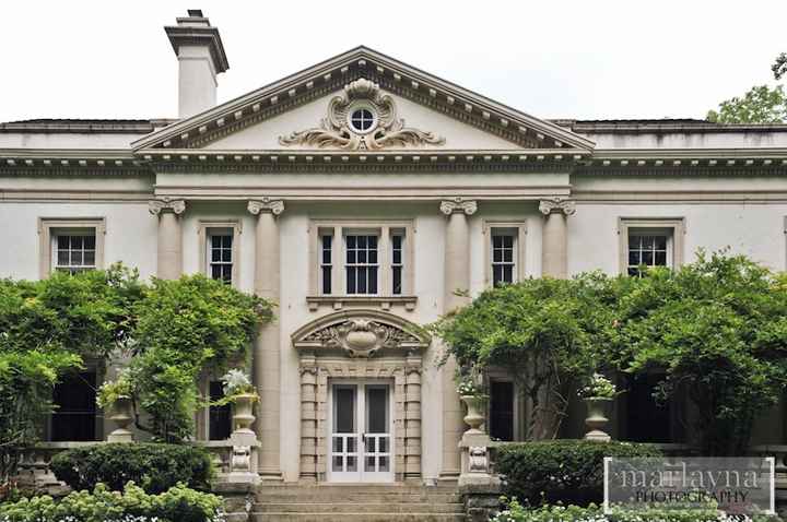 Are you having an outdoor wedding ceremony???