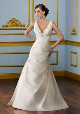 Undergarment challenged bride needs your help