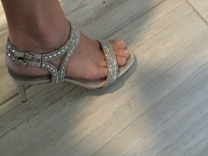 Say yes to the sexy dress?! 3