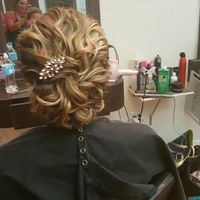 Let me see your wedding day hair!