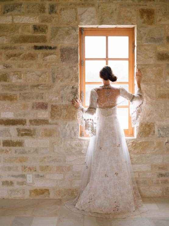 Need help for my wedding dress!