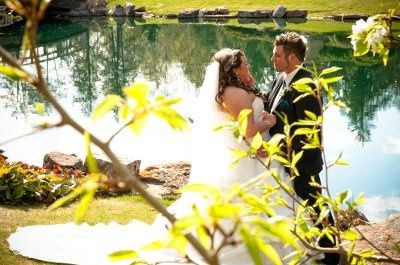 Wedding is complete, back from the honeymoon all tanned with short hair! Here are some pictures!