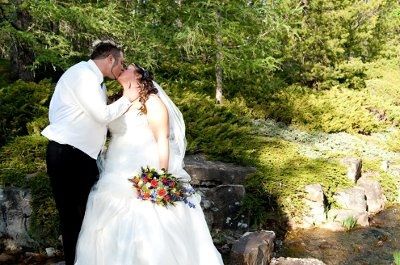 Wedding is complete, back from the honeymoon all tanned with short hair! Here are some pictures!