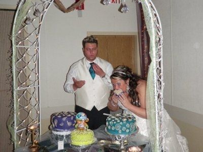 Wedding is complete, back from the honeymoon all tanned with short hair! Here are some pictures!