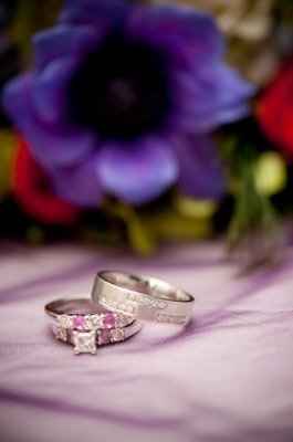 Wedding is complete, back from the honeymoon all tanned with short hair! Here are some pictures!