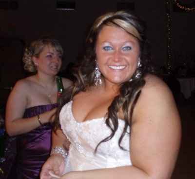 Wedding is complete, back from the honeymoon all tanned with short hair! Here are some pictures!