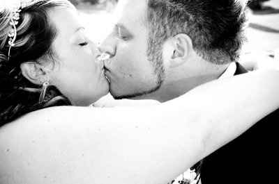 Wedding is complete, back from the honeymoon all tanned with short hair! Here are some pictures!