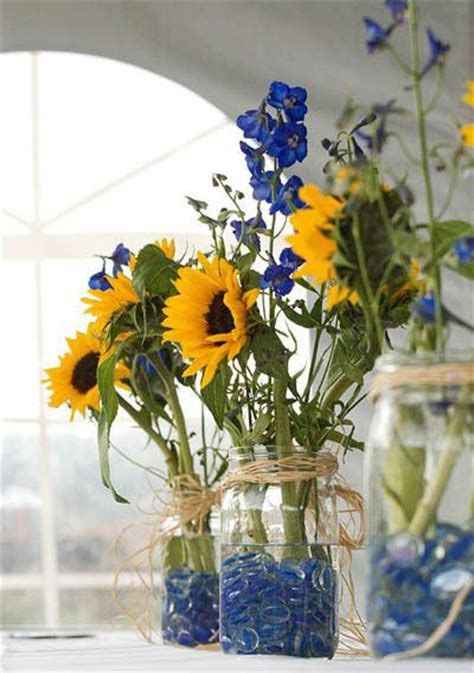 Rustic Centerpieces that Incorporate Blue