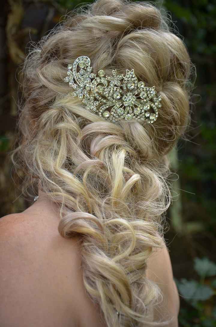 Let me see your wedding day hair!