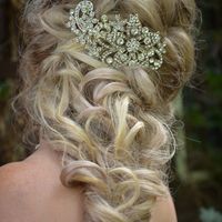 Let me see your wedding day hair!