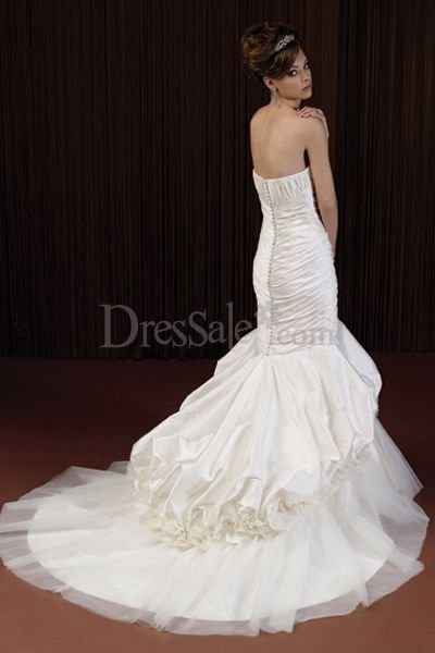 Getting Married August 10, 2013...when to start looking for a dress?