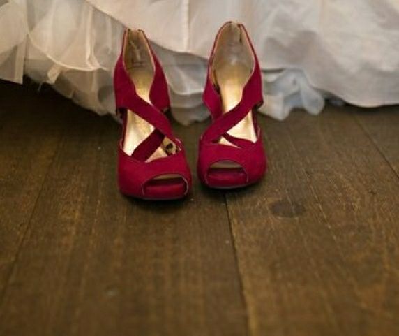 Show me your wedding shoes, any wedge heels in the house? - 1