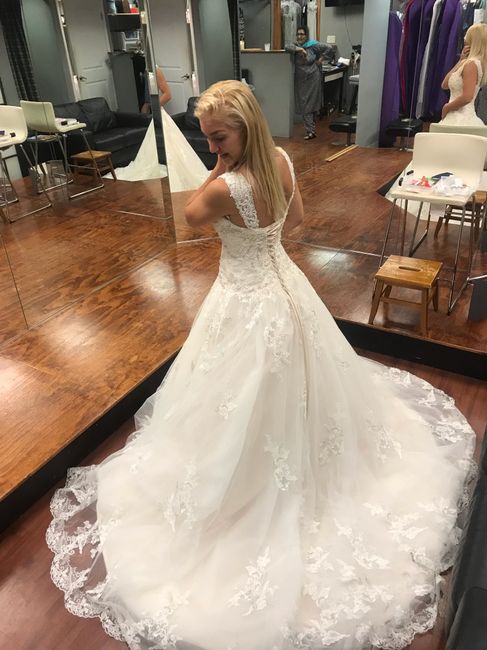Show me your venue and dress! 13