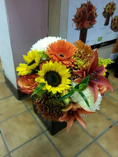 Show me your center pieces...I NEED inspiration!!!