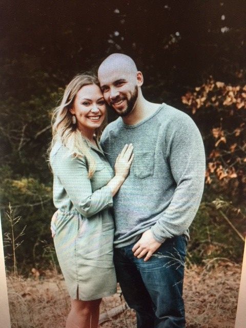i hate how i look in my engagement pictures. Anyone redo theirs? 2