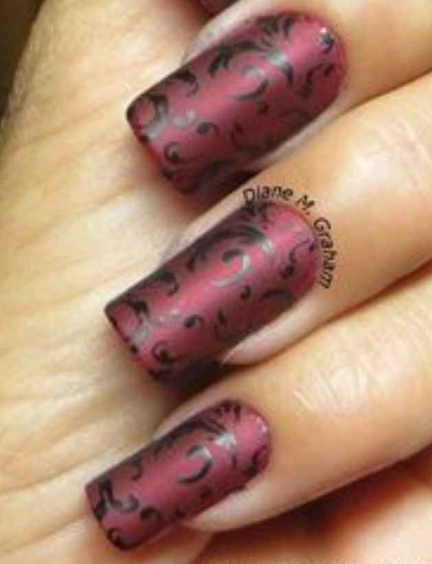 How are you doing your nails? - 1