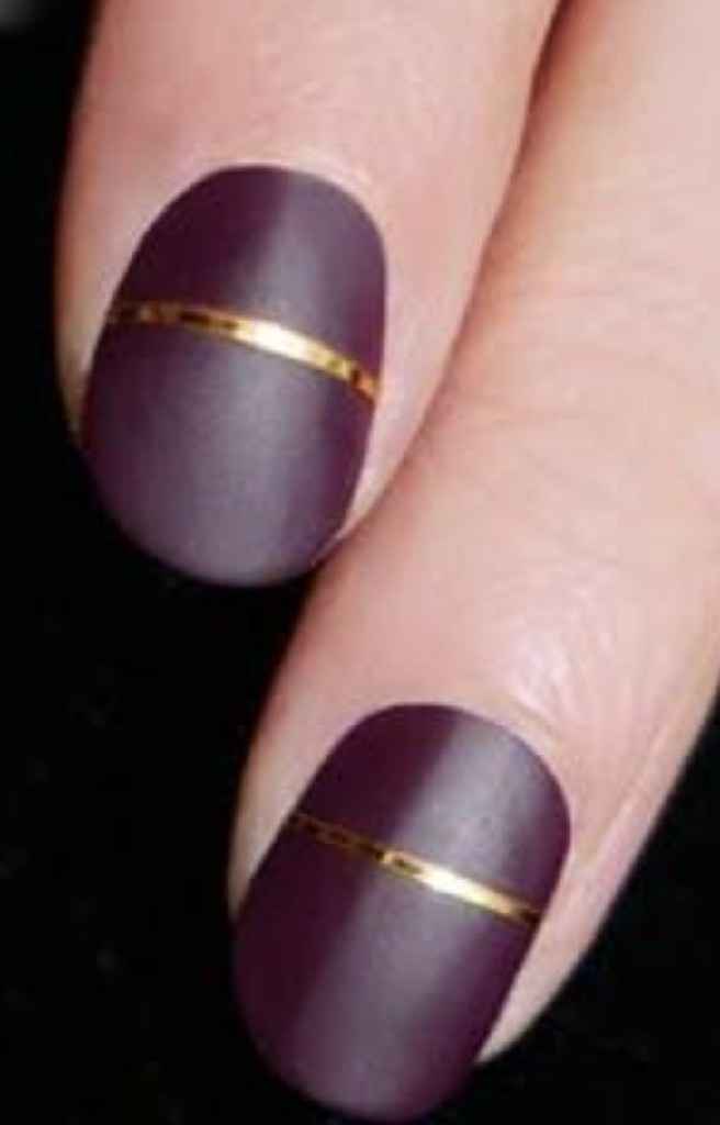 How are you doing your nails? - 2