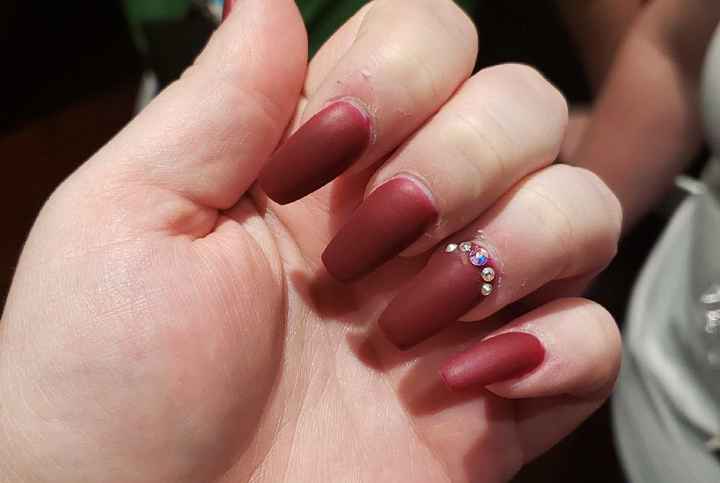 Show me your nails - 1