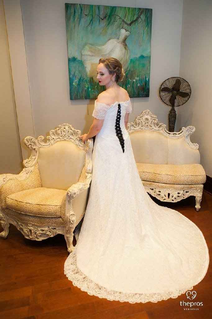 Does your wedding dress have lace, beading, or both? - 1
