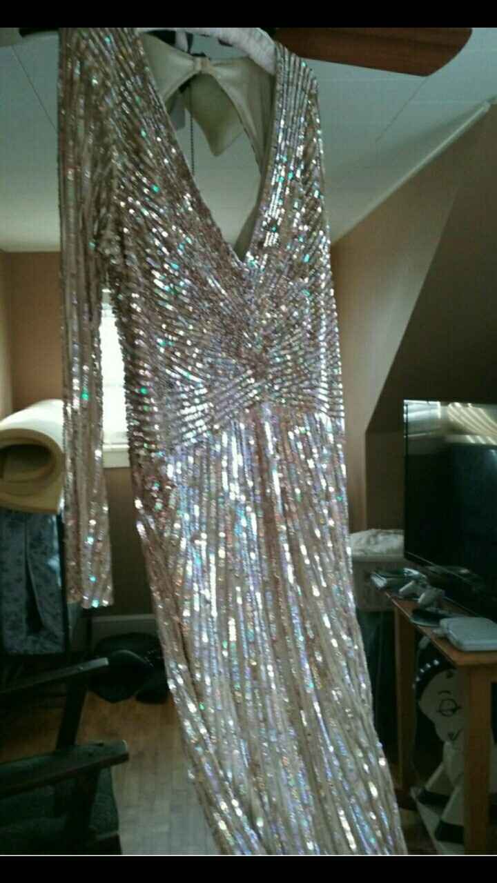 Should I wear a necklace with my dress?