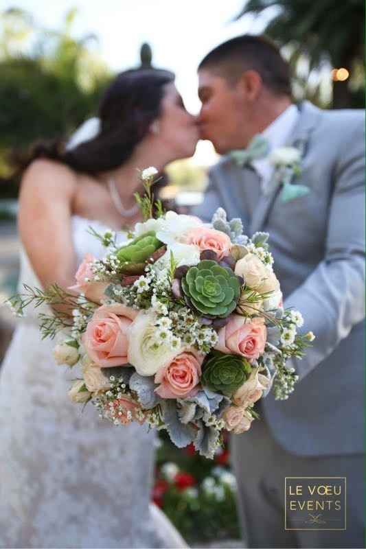 Boutonnieres AND pocket squares?