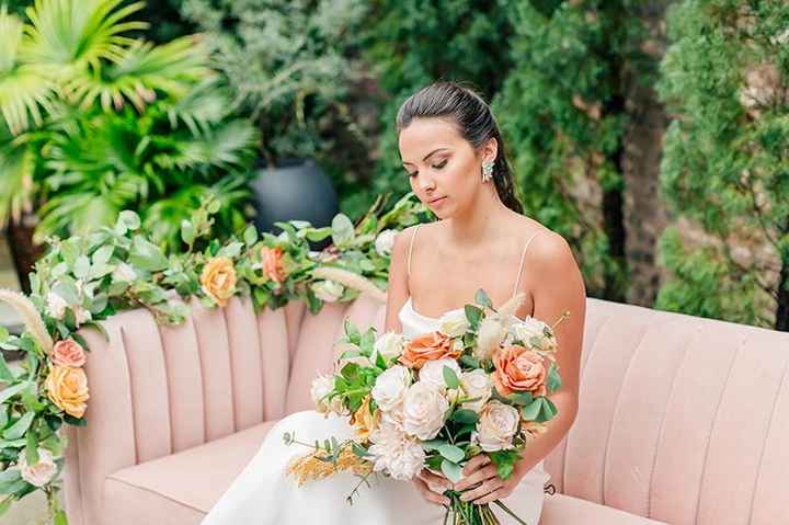 Silk flowers for our wedding cake - 1