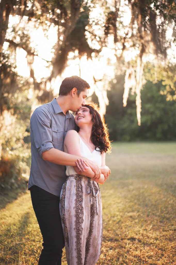 3 Posing Tips for Maternity Sessions