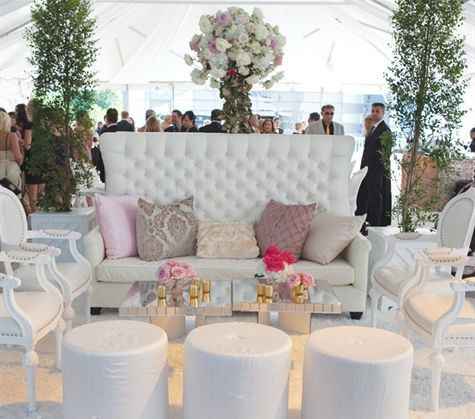 Anyone have a lounge at their wedding?