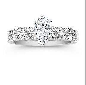 Engagement rings...What is your favorite thing about your ring?!